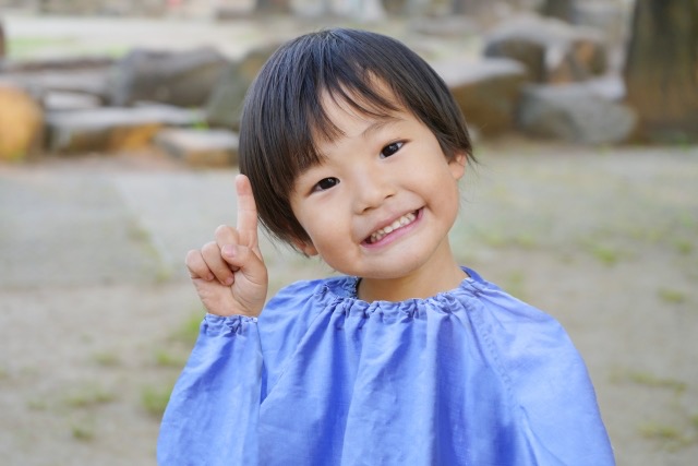 指差しはいつから 1歳 2歳で指差ししないのはなぜ 発語や自閉症との関係と練習方法 ことば発達セラピーkizuki